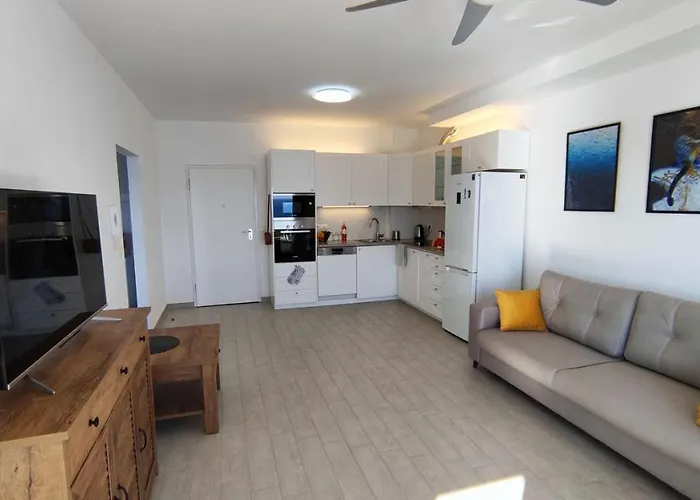 Nautilus Premium Sarandë